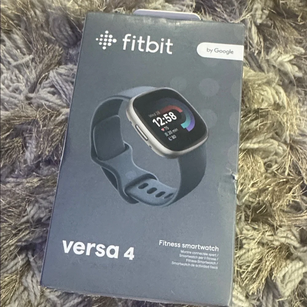 Smart Fitness Tracker with Blue Band New the Box Alittle damage